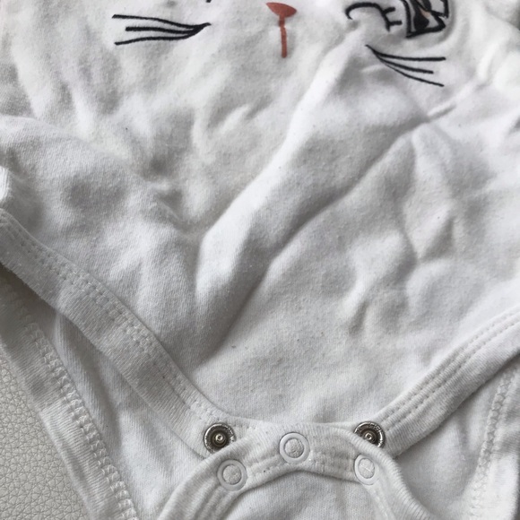 ❌Sold❌🐱 4 Baby Gear One piece Bodysuits 🐱🧸 - Picture 3 of 4